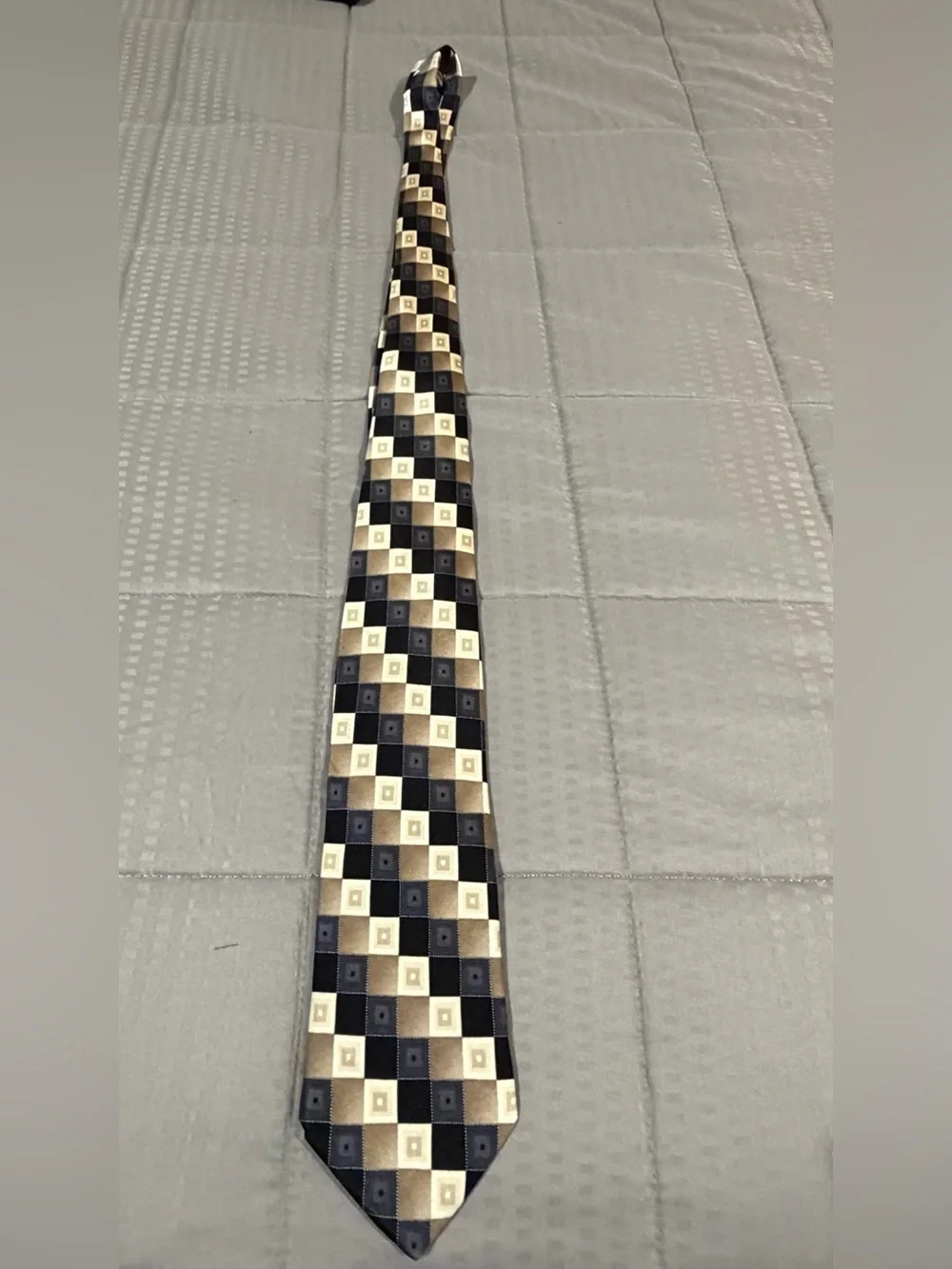 Men's Checker Pattern Silk Tie in Black and Gold